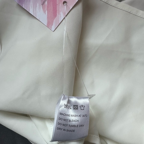 Elegant White Blouse with Gold Button Accents Rouched Chicwish NWT Size Medium - Picture 6 of 10